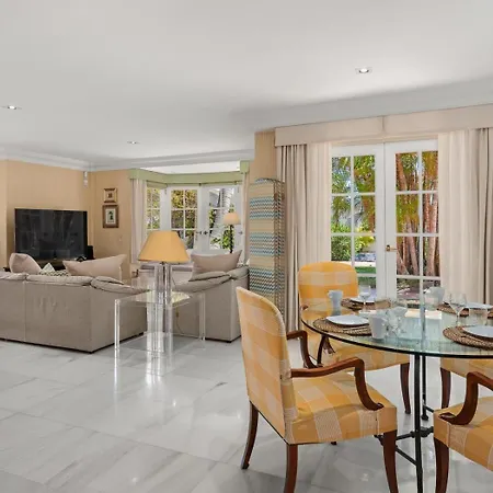 Karat Elegance Los Cristianos (Tenerife)